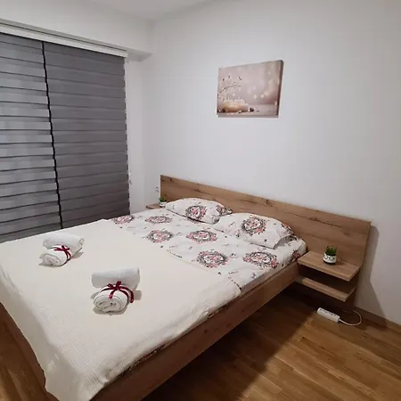 Leona * Skopje